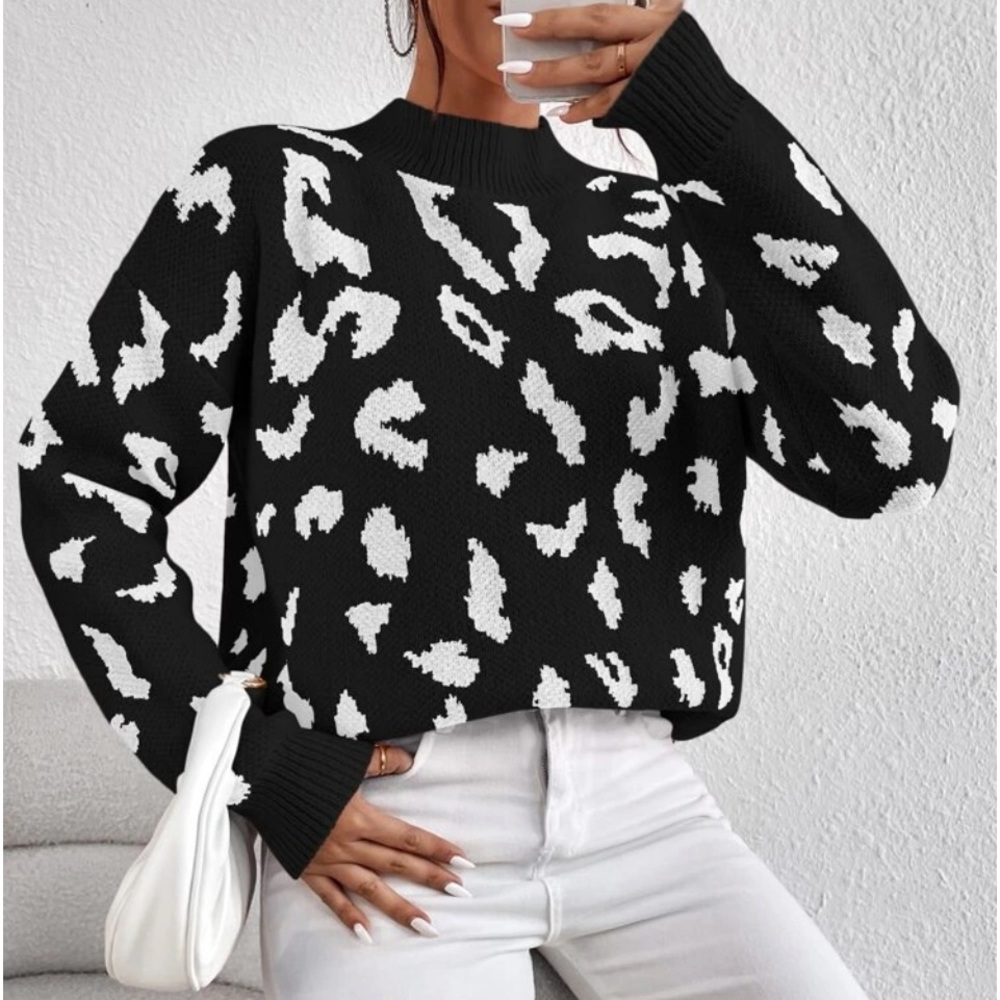 New. leopard print long sleeve sweater